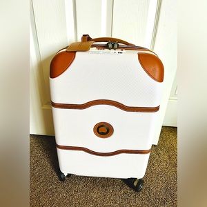 NEW Delsey Chatelet 2.0 carry-on PLUS